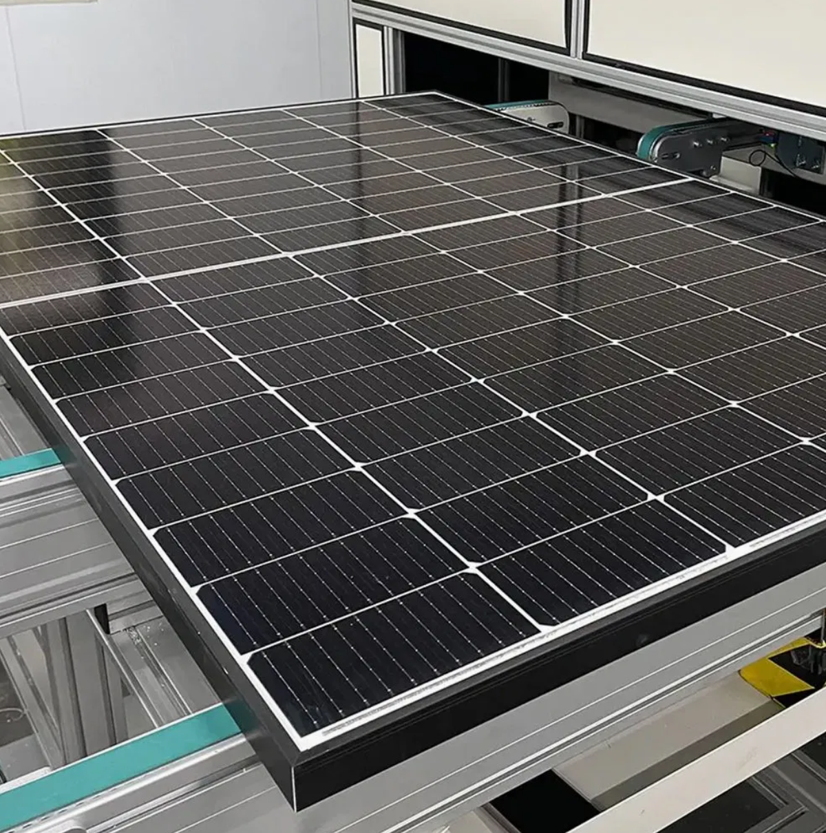 Brightway Solar TUV IEC Módulo Bifacial 605W Max 23% Eficiência para uso residencial